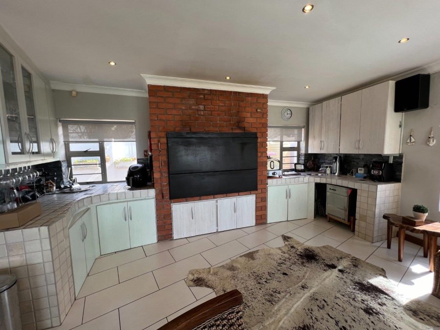 4 Bedroom Property for Sale in Jeffreys Bay Central Eastern Cape